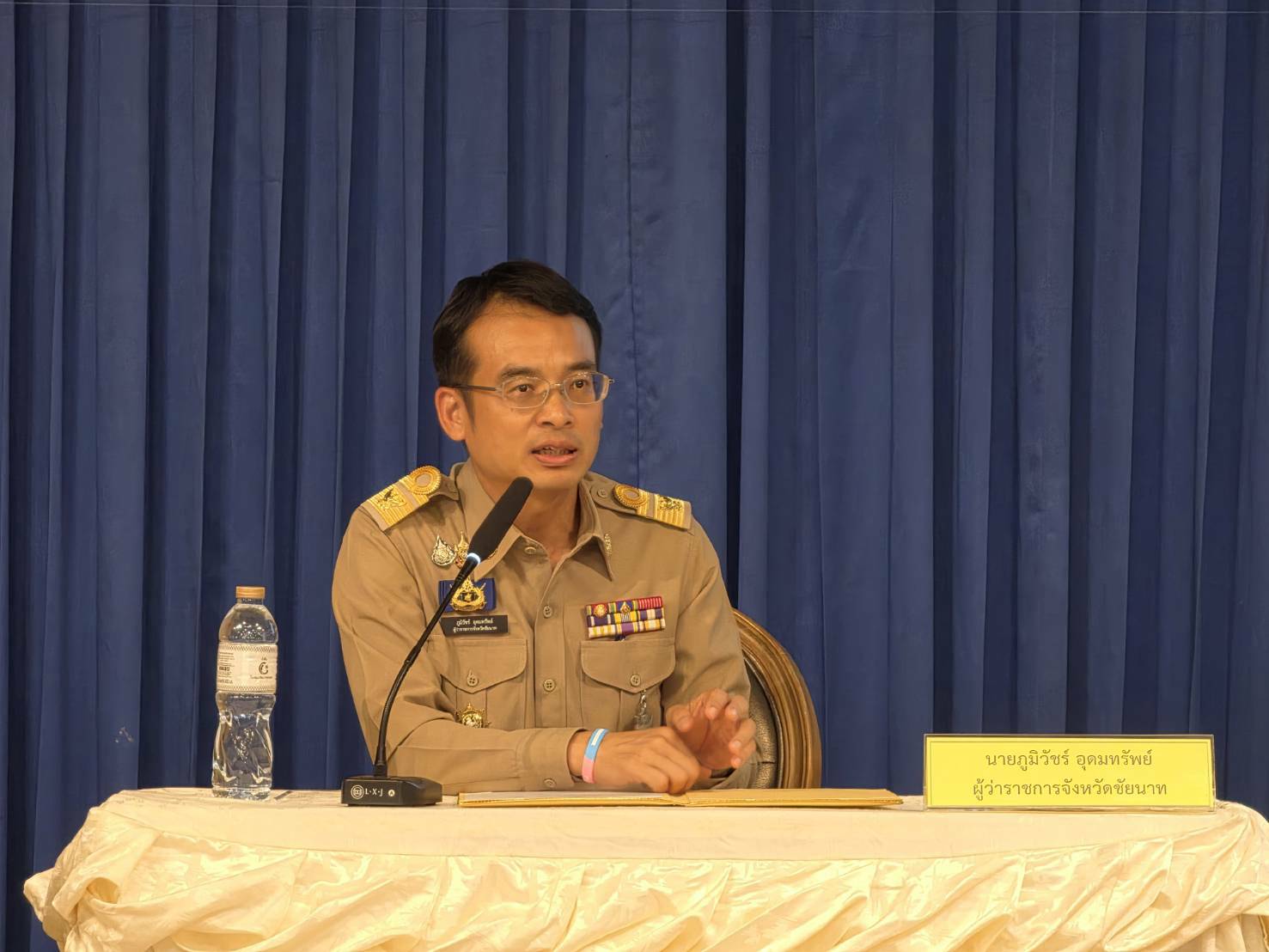 👉พช.มโนรมย์ เข้าโครงการต่อยอด “จักสานเส้นพลาสติก” ยกระดับสินค้าให้ทันสมัย ตอบโจทย์ตลาด 