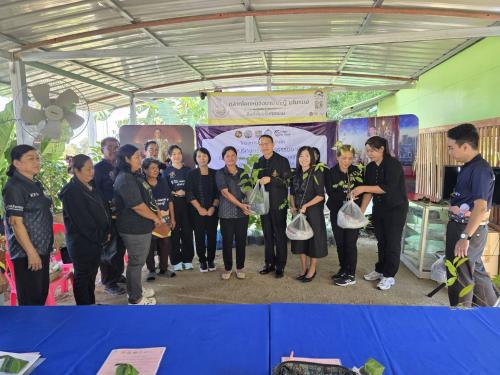 👉พช.มโนรมย์ เข้าร่วมโครงการสร้างจิตสำนึกการอนุรักษ์ทรัพยากรธรรมชาติในหมู่บ้านทุนชุมชนขับเคลื่อนเศรษฐกิจฐานราก และป้องกันแก้ไขปัญหายาเสพติด